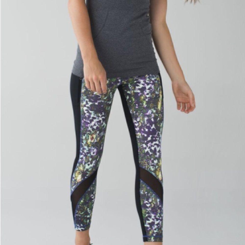 Lululemon Inspire Tight‎ full On Luxtreme Mesh Floral Sport White Multi Black